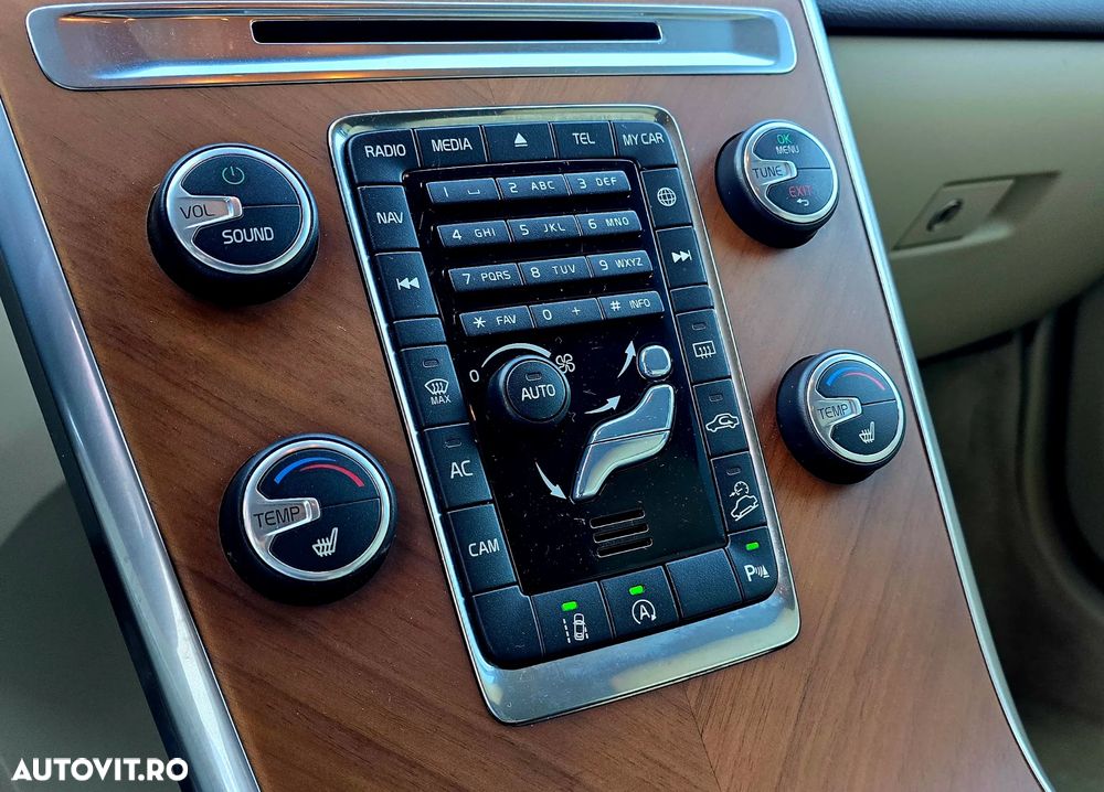 Volvo XC 60 D4 AWD Geartronic Kinetic - 27