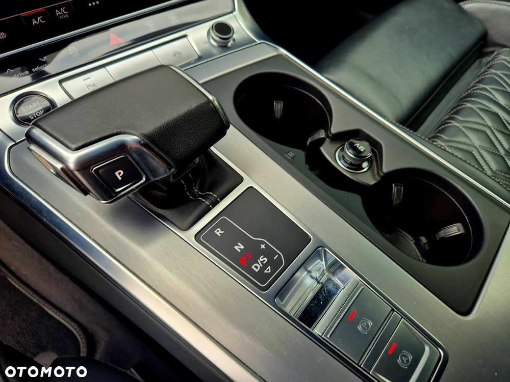 Audi A6 Avant 55 TFSI e quattro S tronic S line - 29