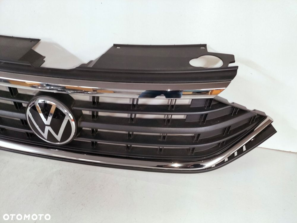 atrapa kratka grill vw polo vi lift 20- sedan - 3