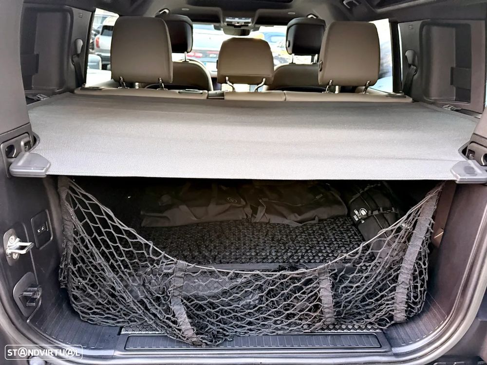 Land Rover Defender 2.0 P400e 110 AWD X-Dynamic HSE - 34