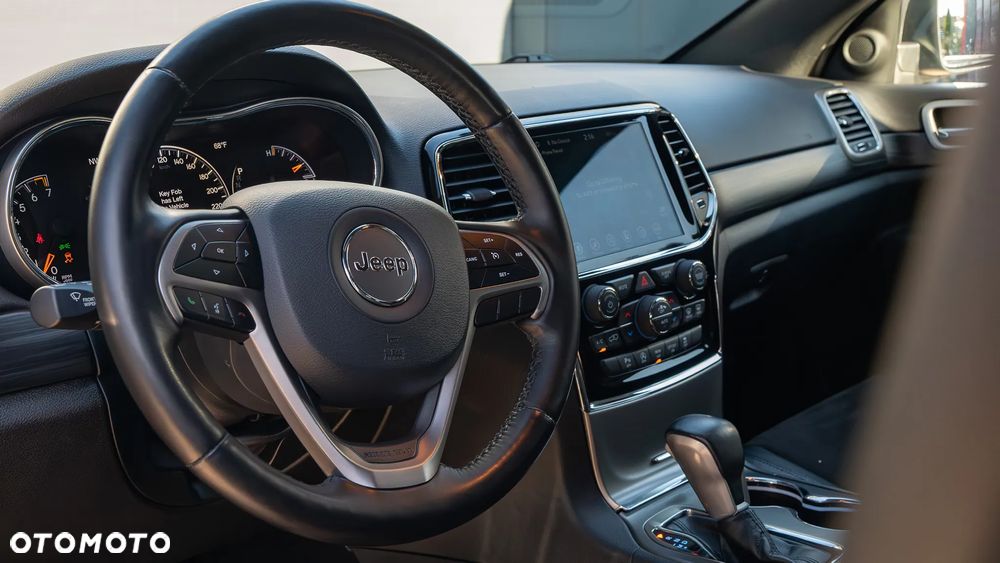 Jeep Grand Cherokee - 19