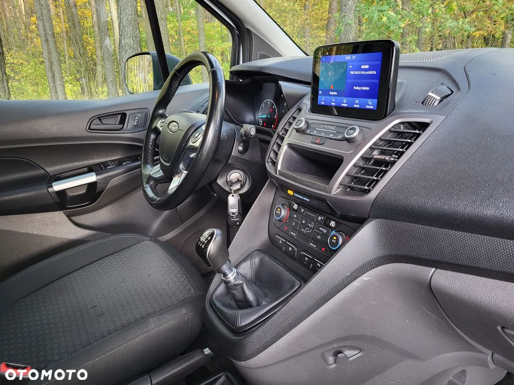 Ford Tourneo Connect 1.5 TDCi Titanium - 19