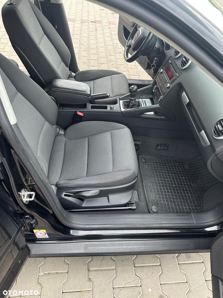 Audi A3 Sportback 1.6 TDI DPF Ambiente - 12