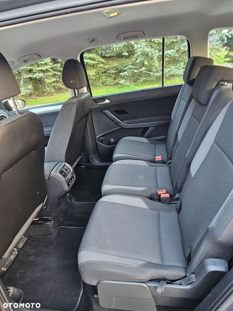 Volkswagen Touran - 14