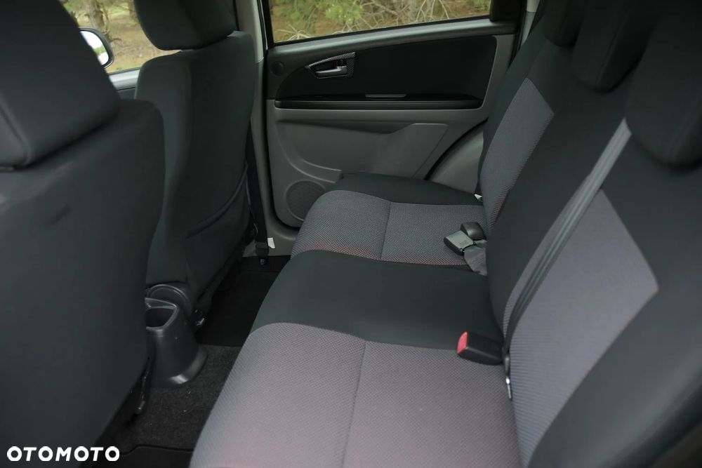 Suzuki SX4 - 25
