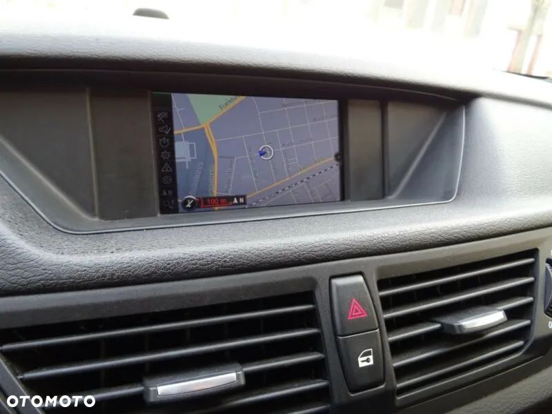 BMW X1 sDrive18d - 9