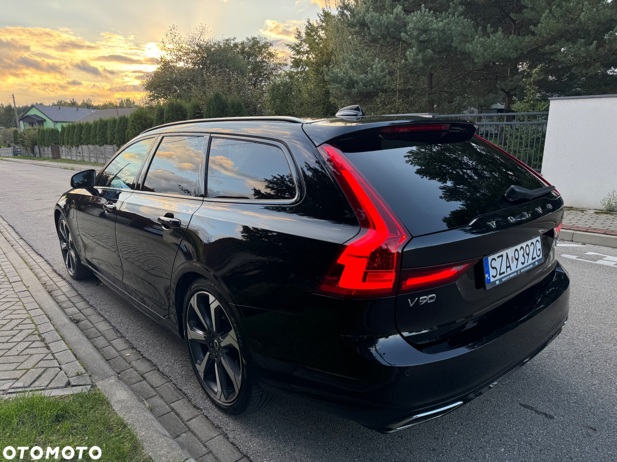 Volvo V90 T8 Twin Engine AWD R Design - 5