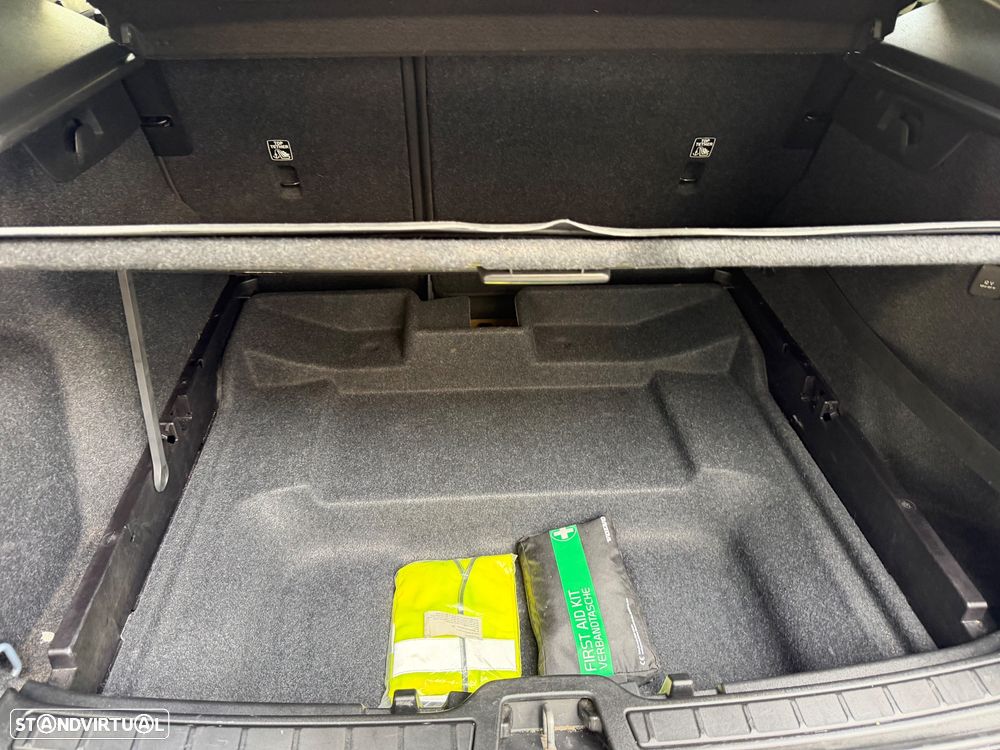 Volvo XC 40 1.5 T3 - 12