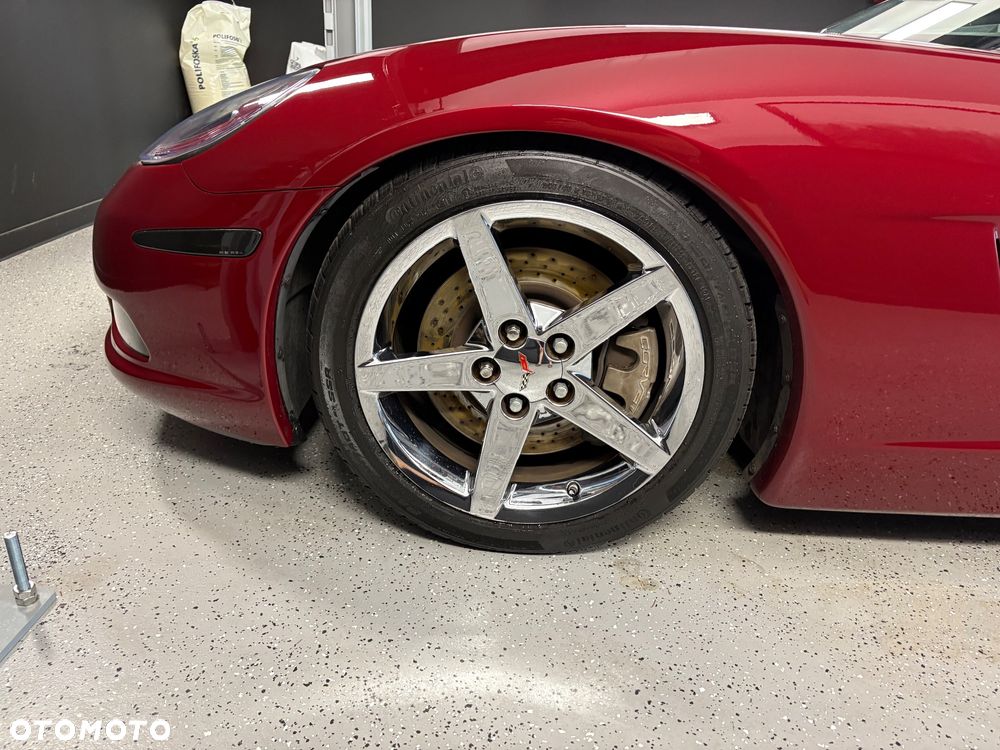 Chevrolet Corvette - 11