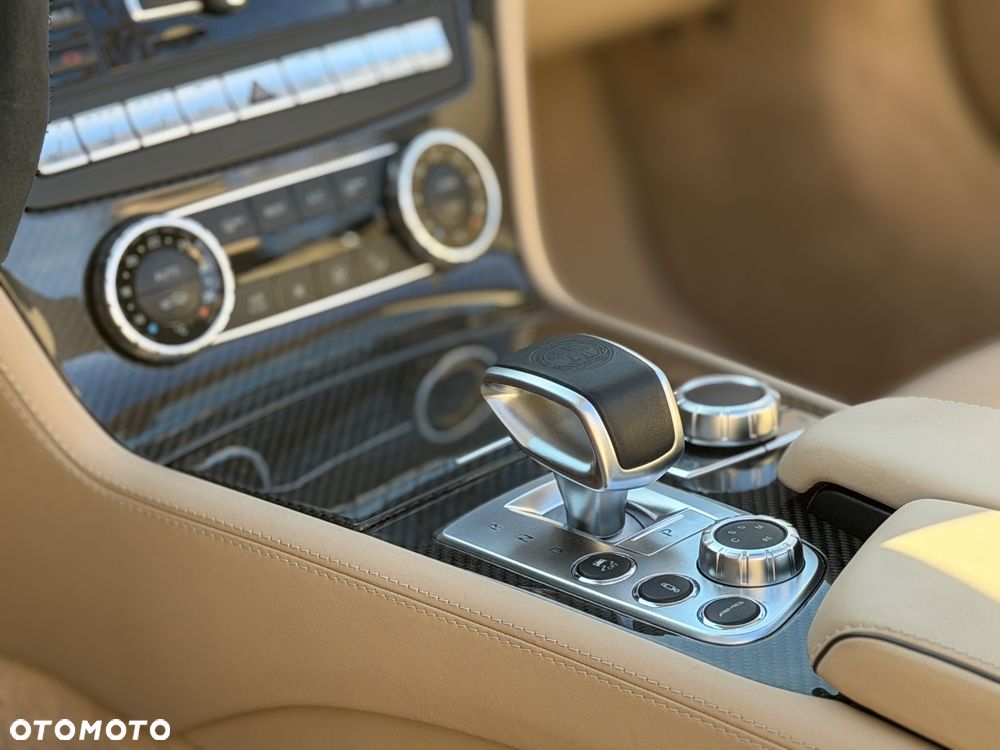 Mercedes-Benz SL 63 AMG AMG Speedshift MCT 7-Gang Sportgetriebe AMG Performance Package - 22