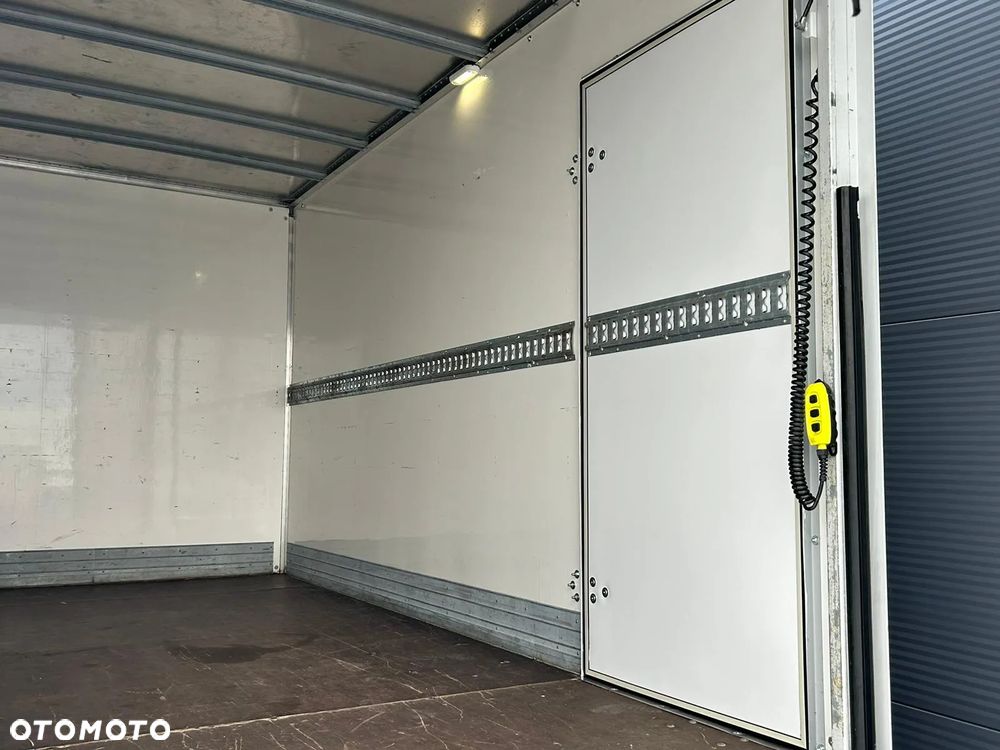 Iveco Daily 35C16 3.0 HPI Kontener 8 palet + winda 750kg + drzwi boczne **Niski przebieg**Na drążku**Wzmocniony**Climatronic**Sprowadzony**2022R** - 8
