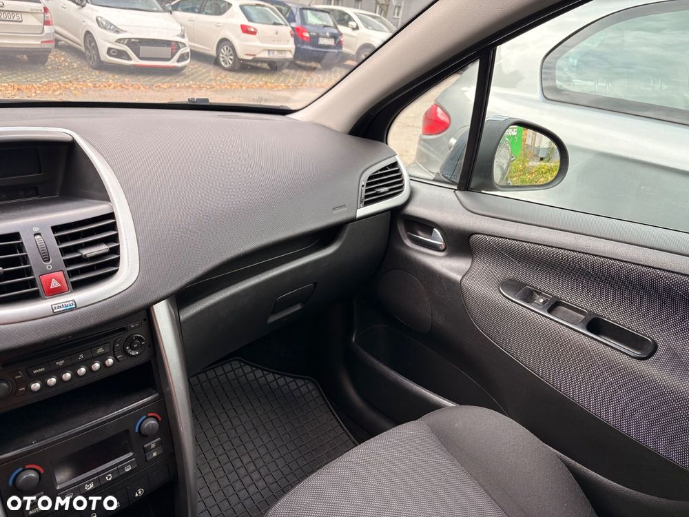Peugeot 207 1.4 16V Sporty - 11