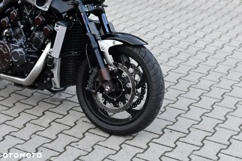 Yamaha V-MAX - 5