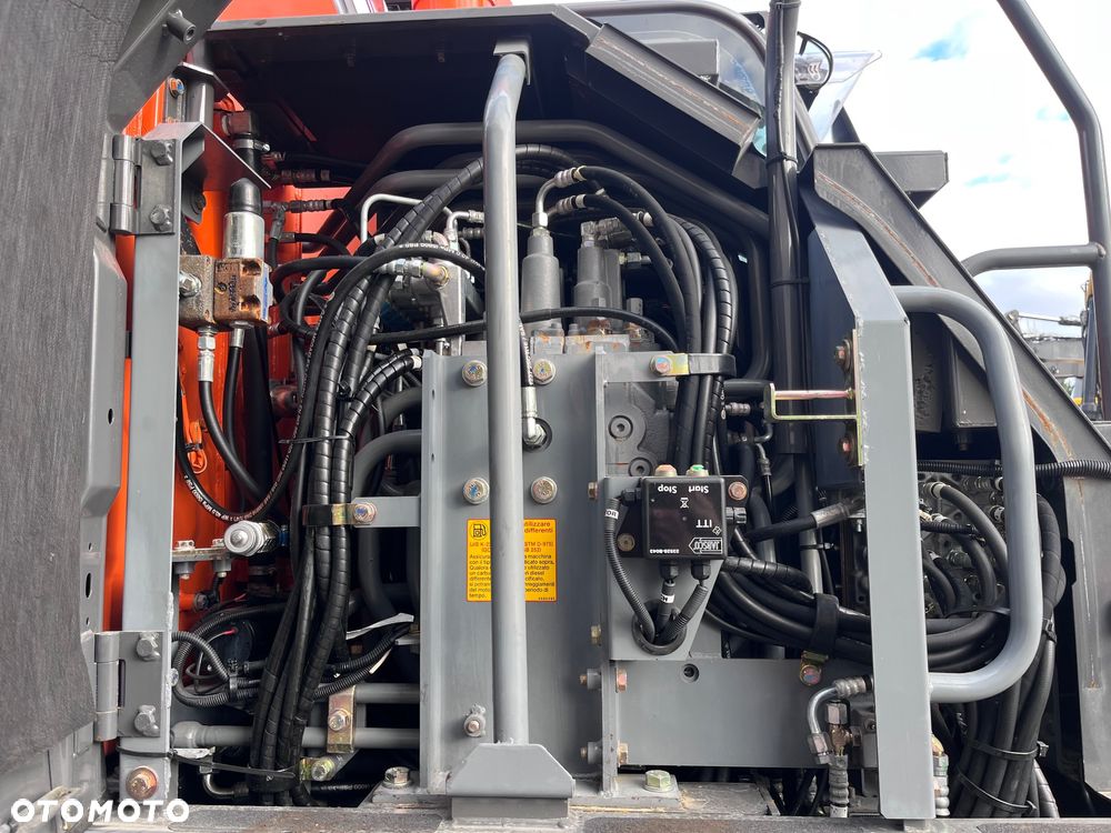 Hitachi ZX145W-3 - 19