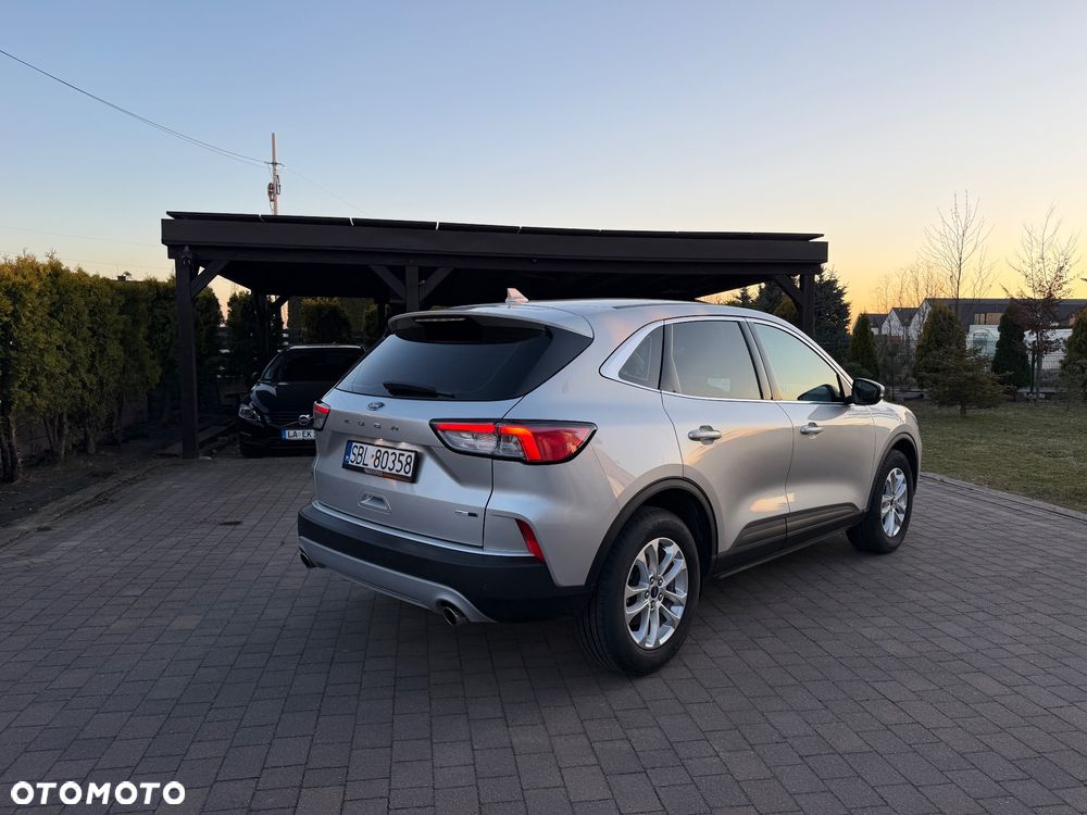 Ford Kuga 2.0 TDCi FWD Titanium - 28