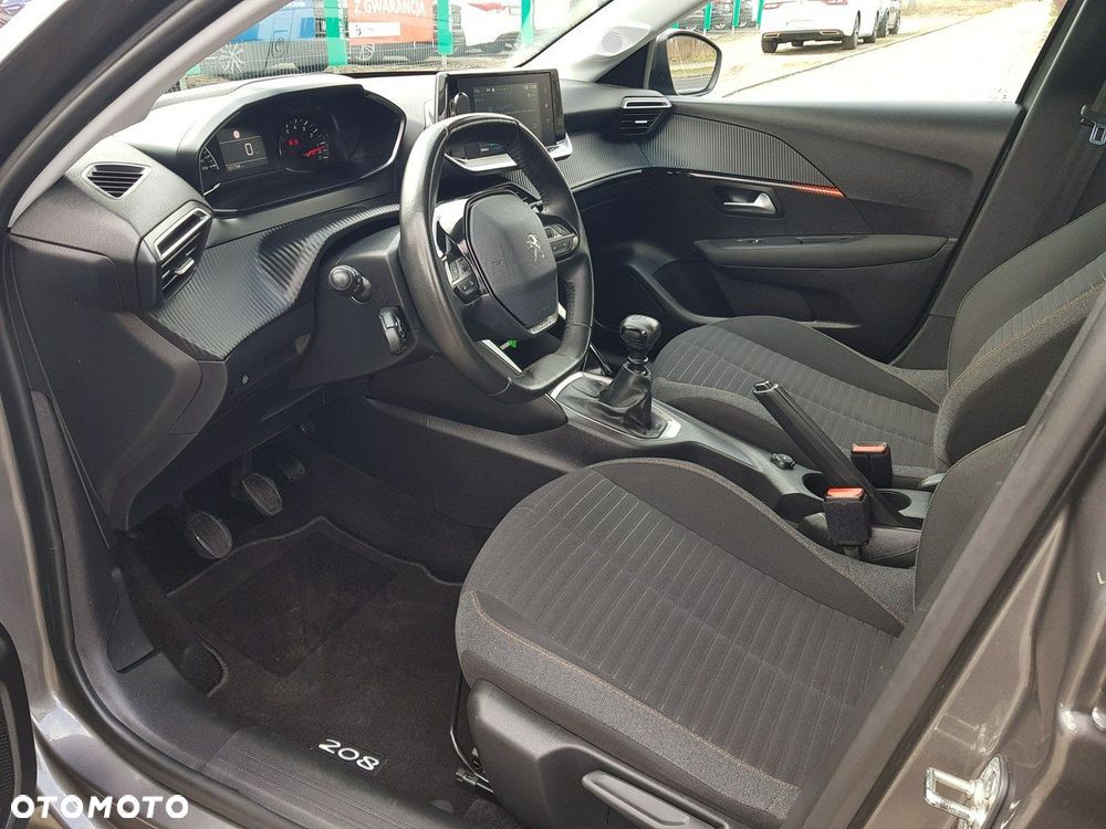 Peugeot 208 - 10