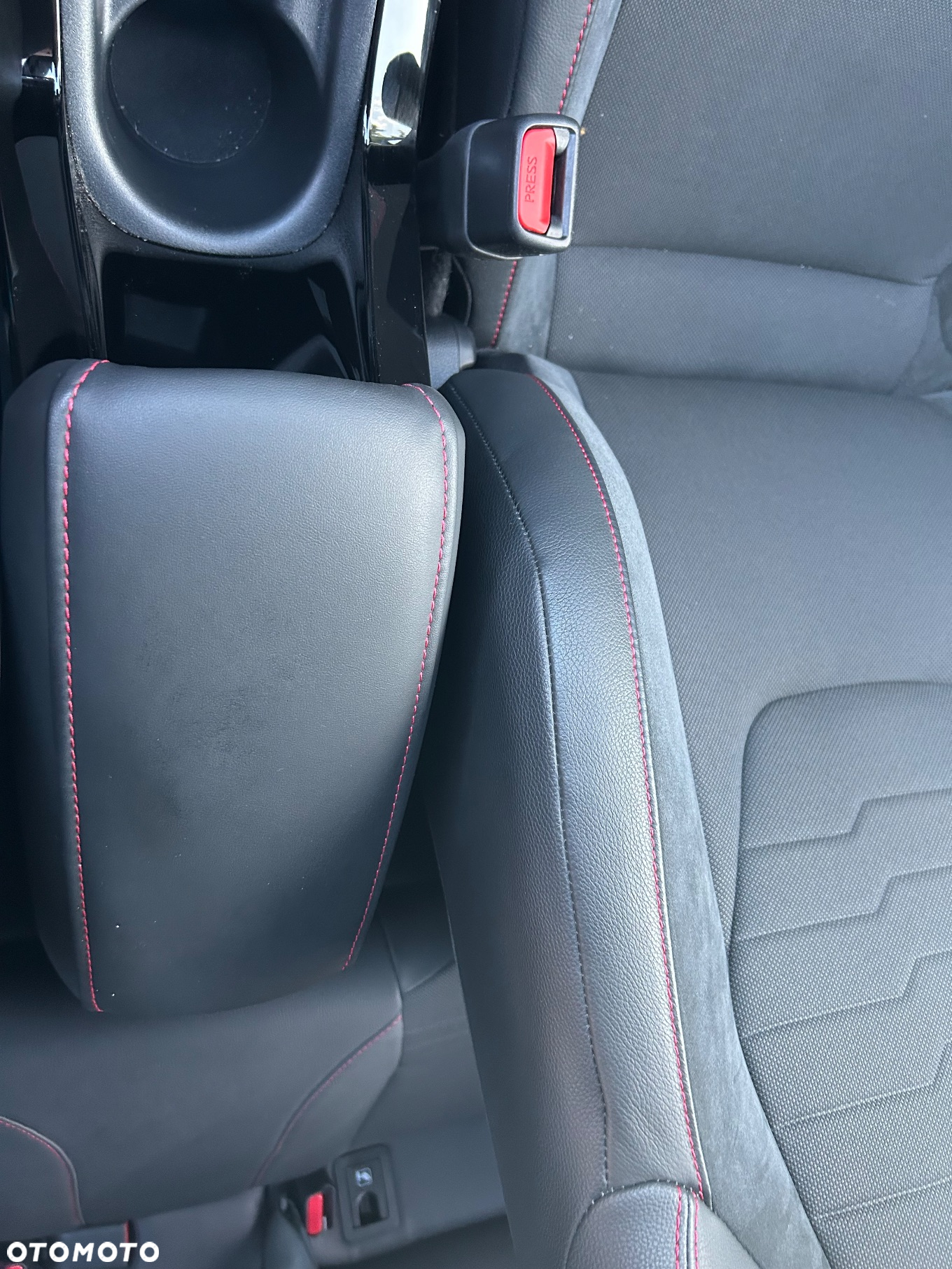 Toyota Corolla 2.0 Hybrid GR Sport - 26