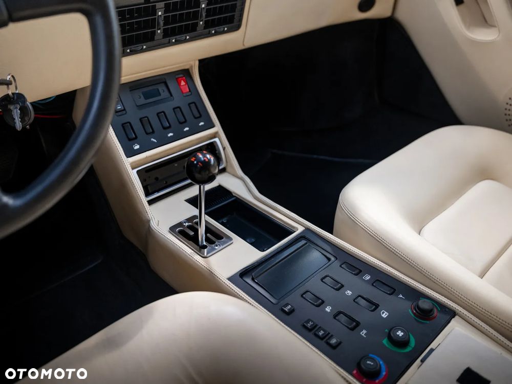 Ferrari Mondial - 32