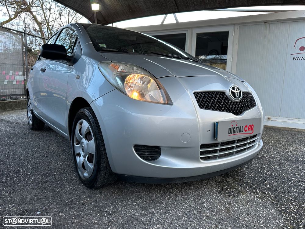 Toyota Yaris 1.0 VVT-i AC Manual+VSC - 3