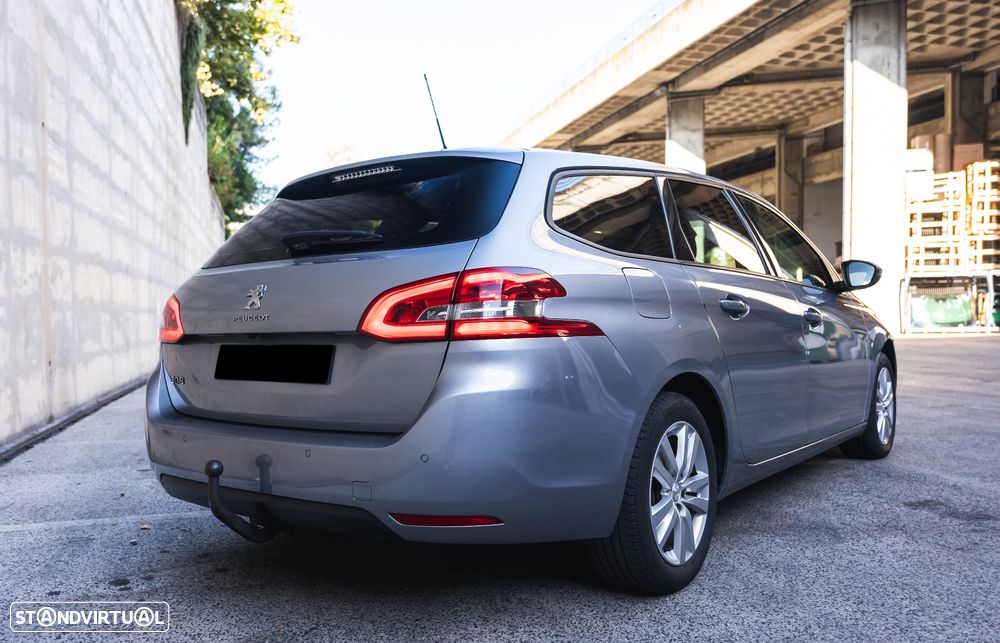 Peugeot 308 - 8