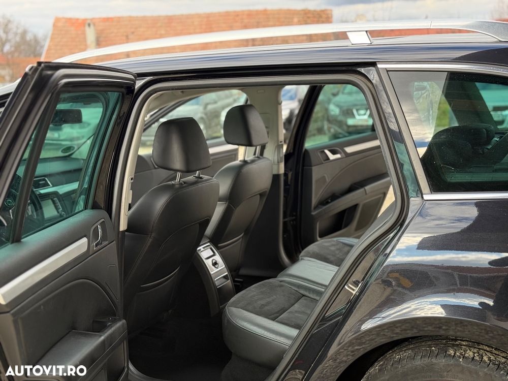 Skoda Superb Combi 2.0 TDI DSG Elegance - 9