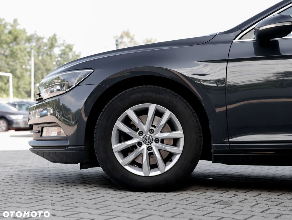 Volkswagen Passat - 5