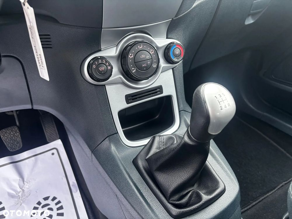 Ford Fiesta 1.25 Champions Edition - 11