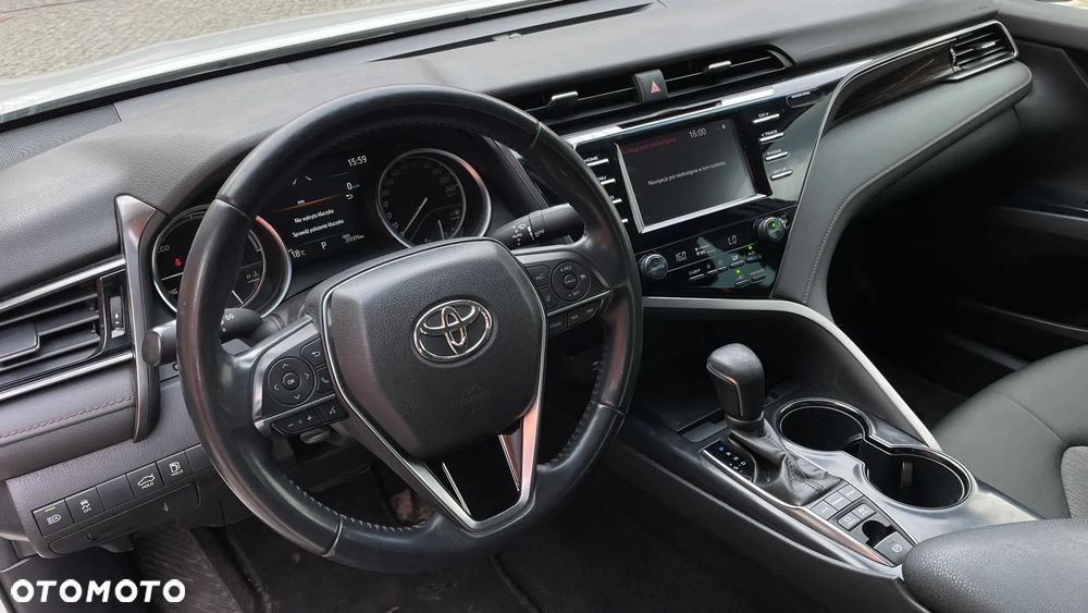 Toyota Camry 2.5 Hybrid Comfort CVT - 14