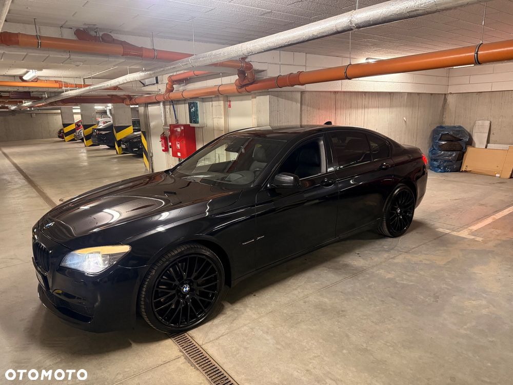 BMW Seria 7 750i xDrive - 13