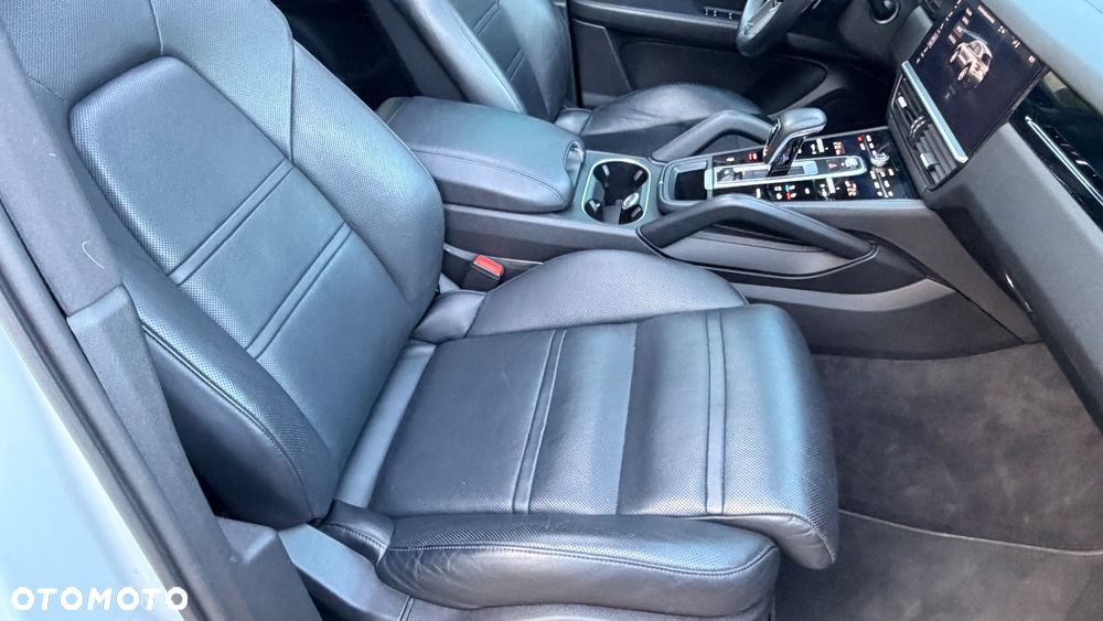 Porsche Cayenne - 10