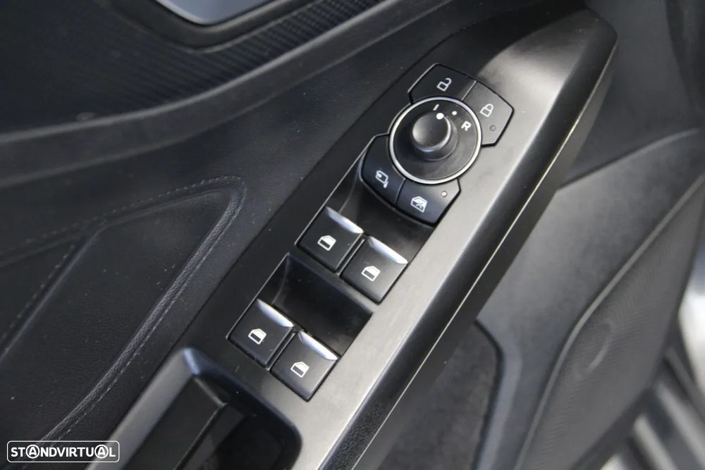 Ford Focus 1.0 EcoBoost MHEV ST-Line - 6