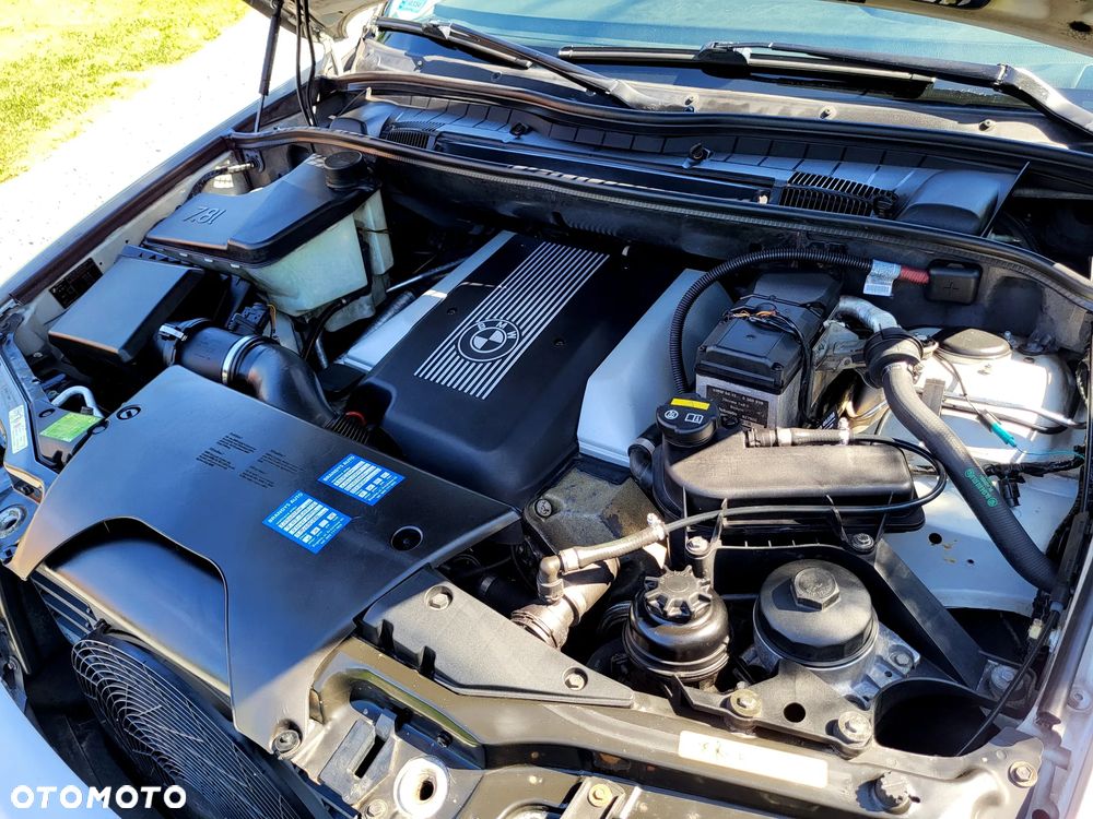 BMW X5 4.4i - 10