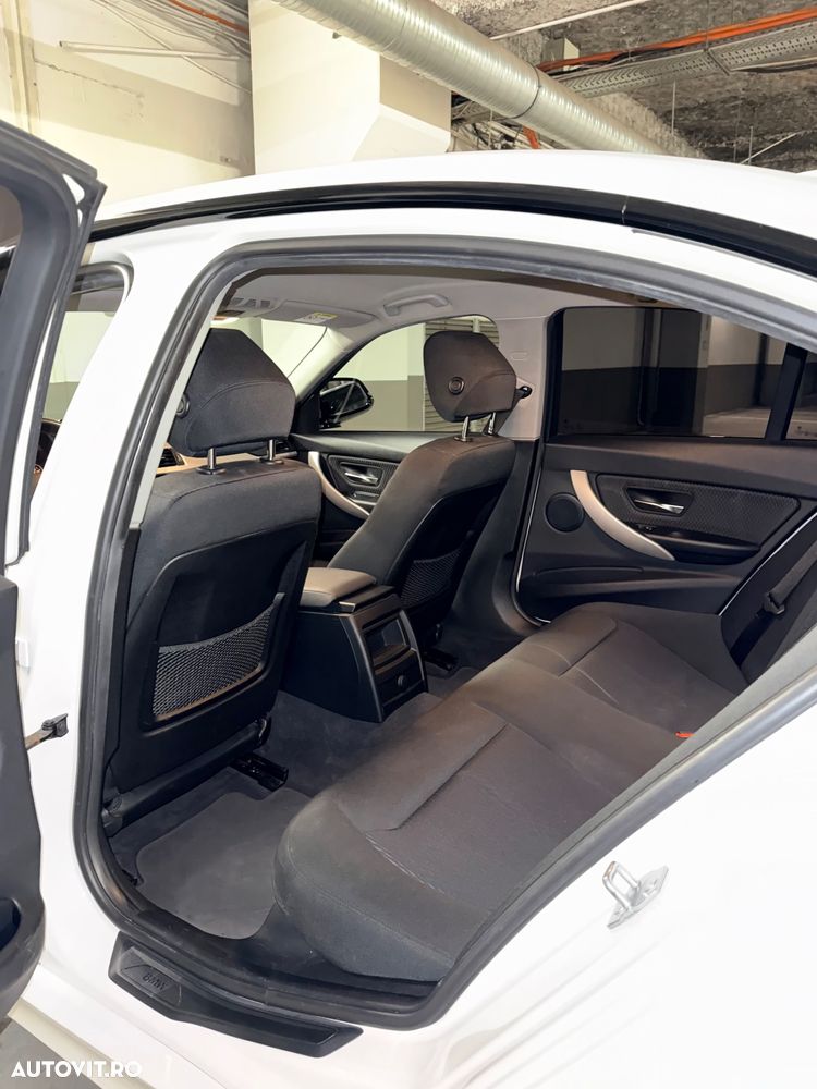 BMW Seria 3 318i Aut. Advantage - 11