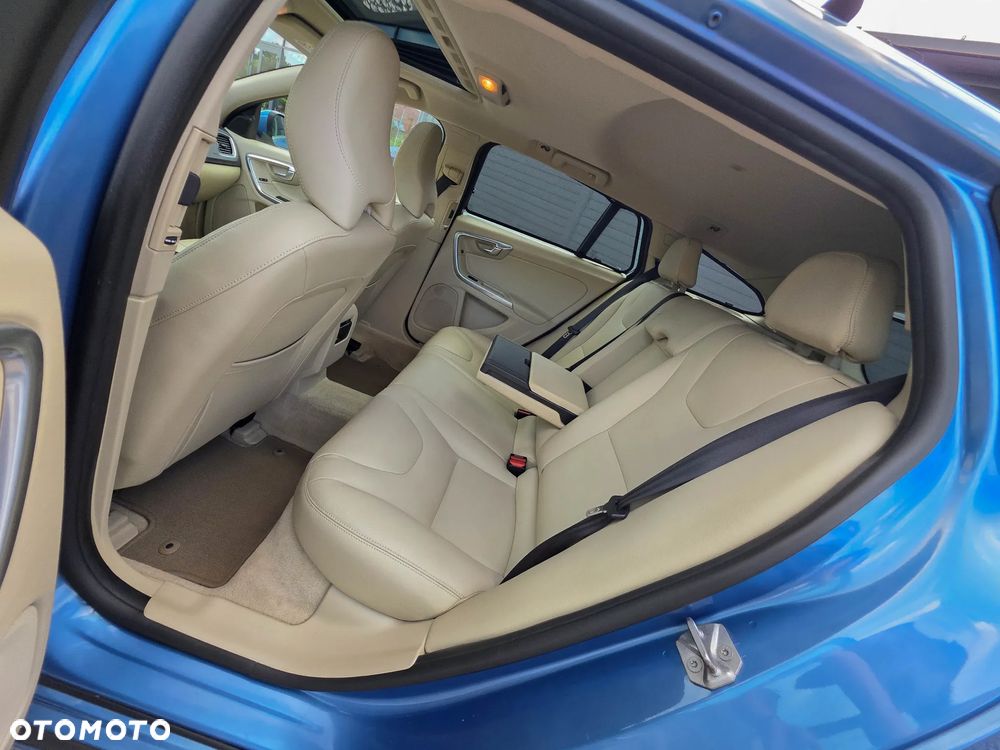Volvo V60 D3 Summum - 9