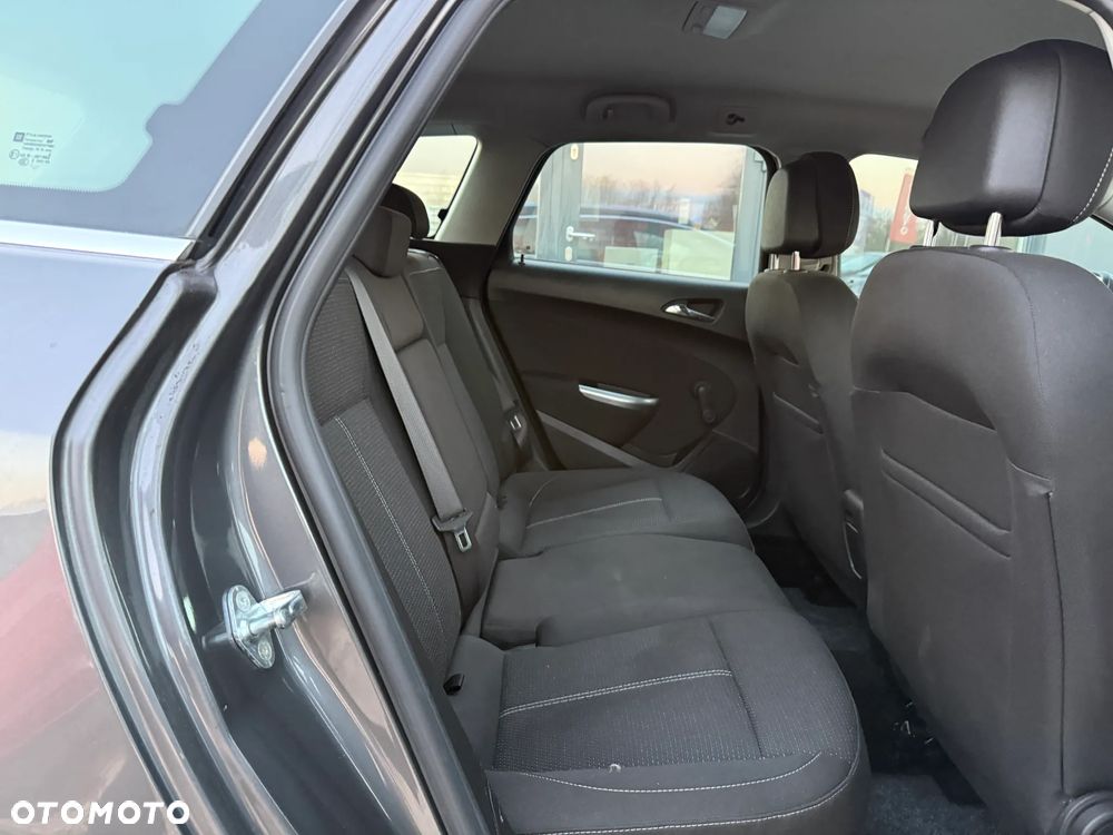 Opel Astra 1.4 Turbo Active - 24