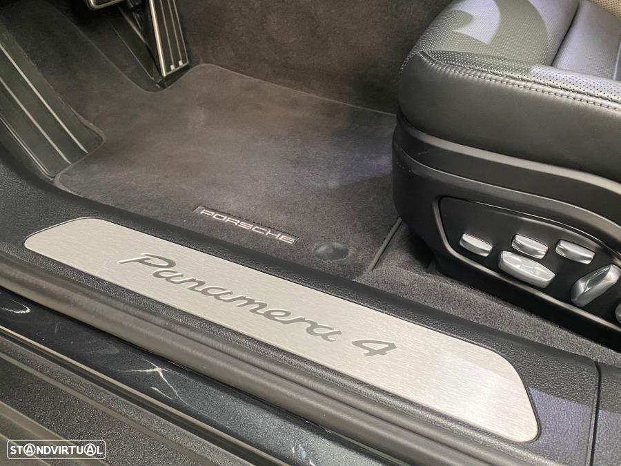 Porsche Panamera 4 E-Hybrid Platinum Edition - 30