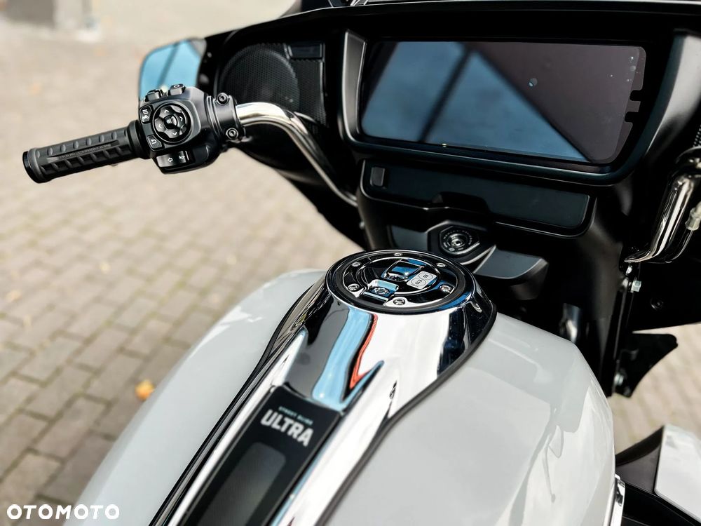 Harley-Davidson Touring Street Glide - 3