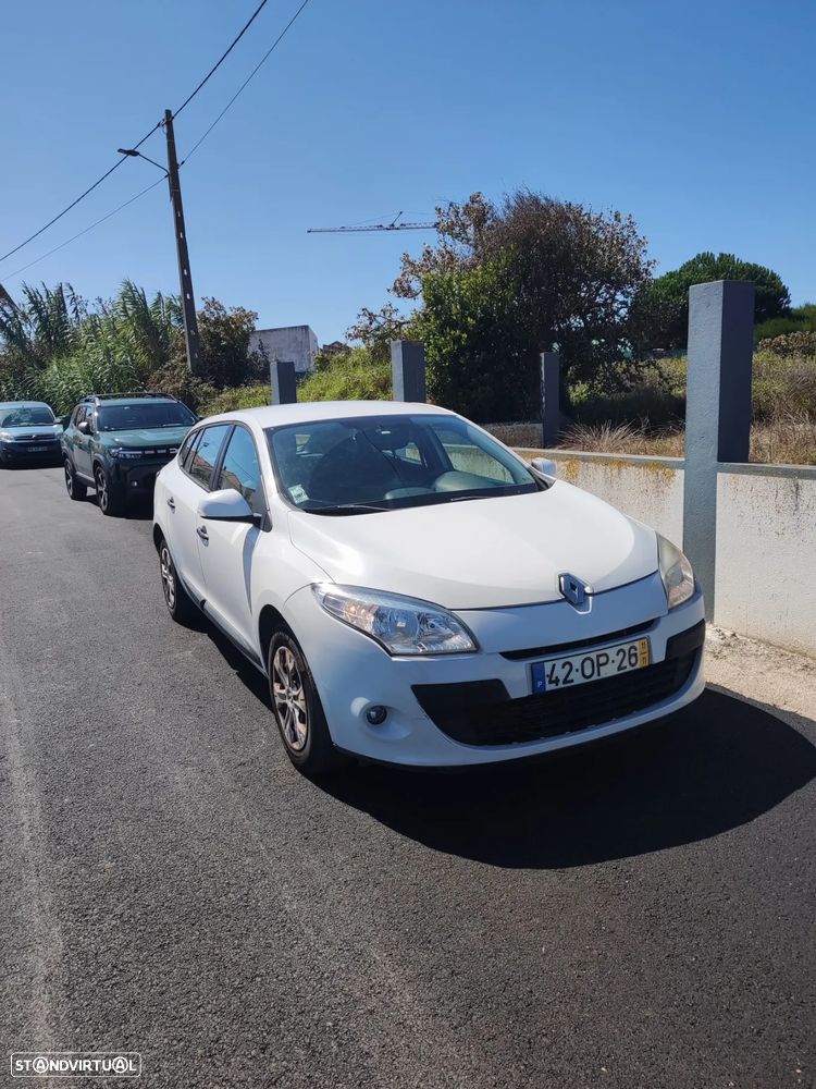 Renault Mégane 1.5 dCi Dynamique - 4