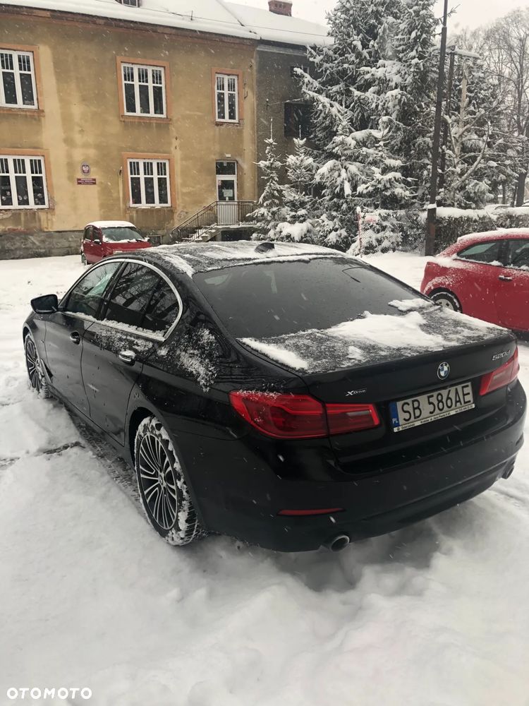 BMW Seria 5 520d xDrive Sport Line sport - 9