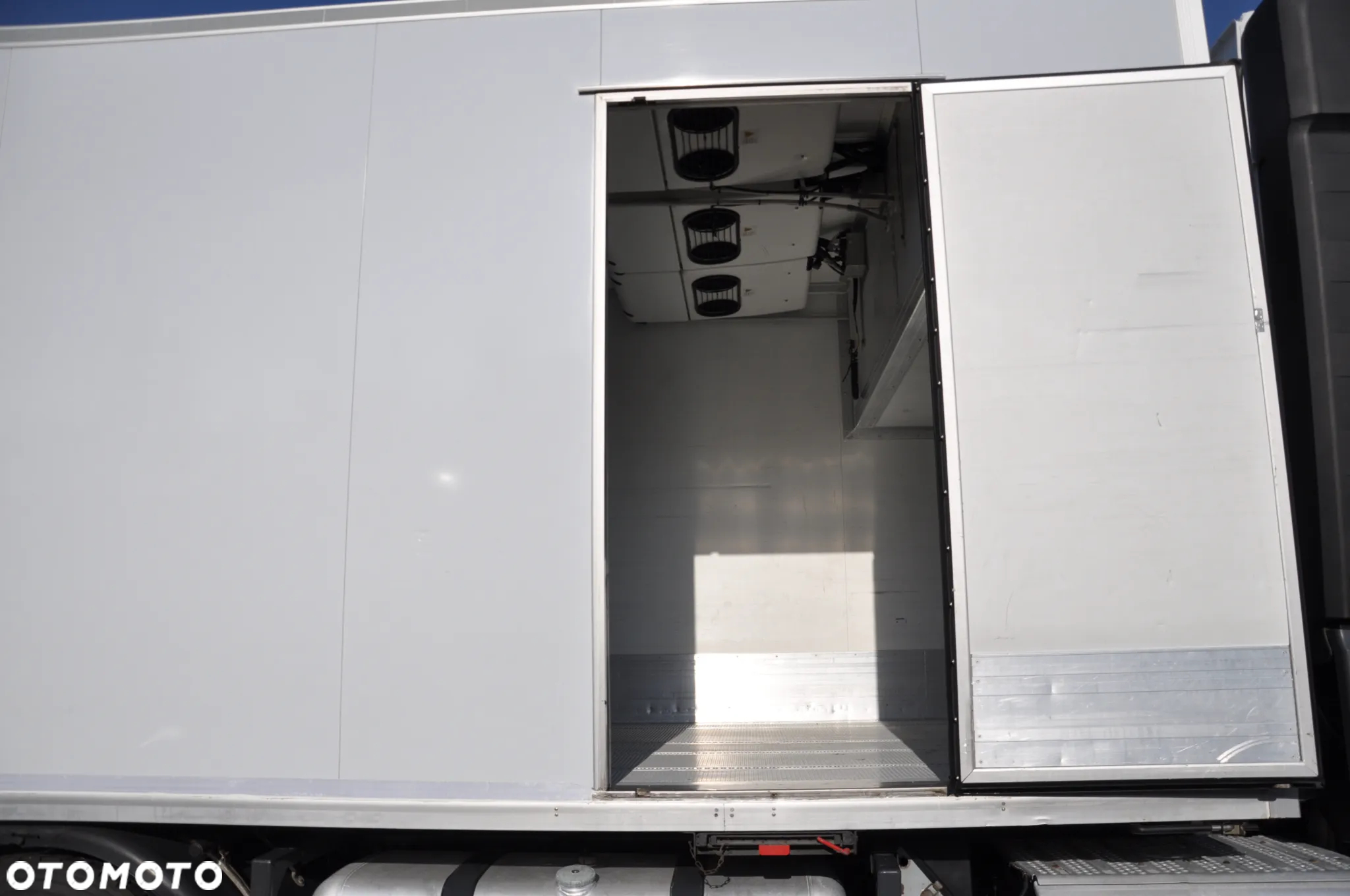 Mercedes-Benz Actros 2542 chłodnia 7,45 T1200R - 6