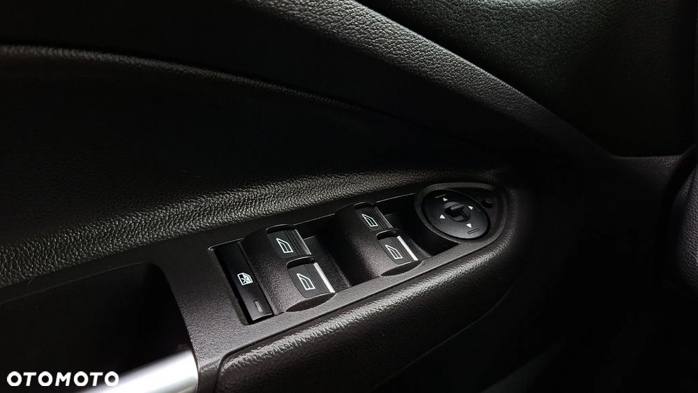 Ford Kuga 2.0 TDCi 4x4 Titanium - 28