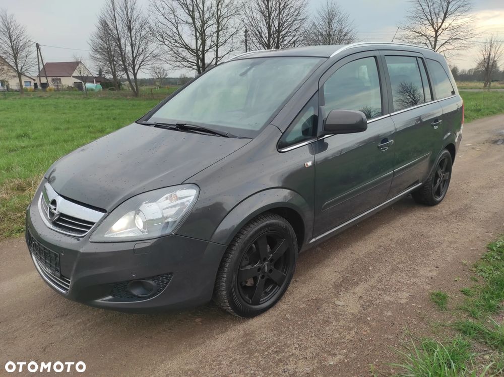 Opel Zafira 1.8 Cosmo - 1