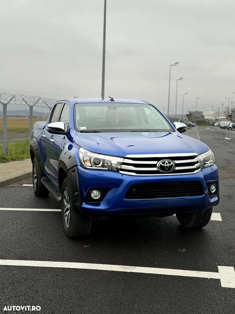 Toyota Hilux 4x4 Double Cab A/T Invincible - 2