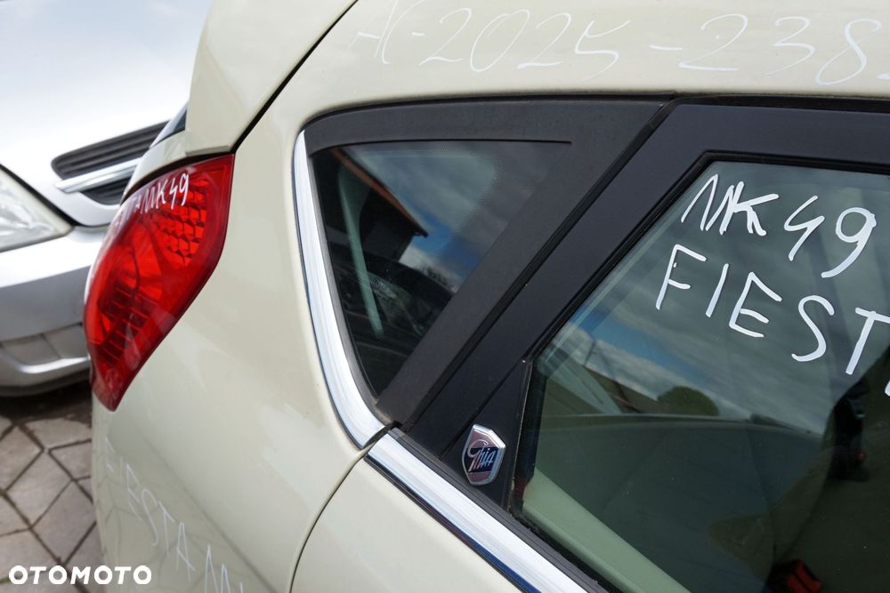 SZYBA KAROSERYJNA TYLNA PRAWA BOCZNA FIESTA VI MK6 VII MK7 5D HB 8A61-A29750-CD FORD 2008-2017 - 2