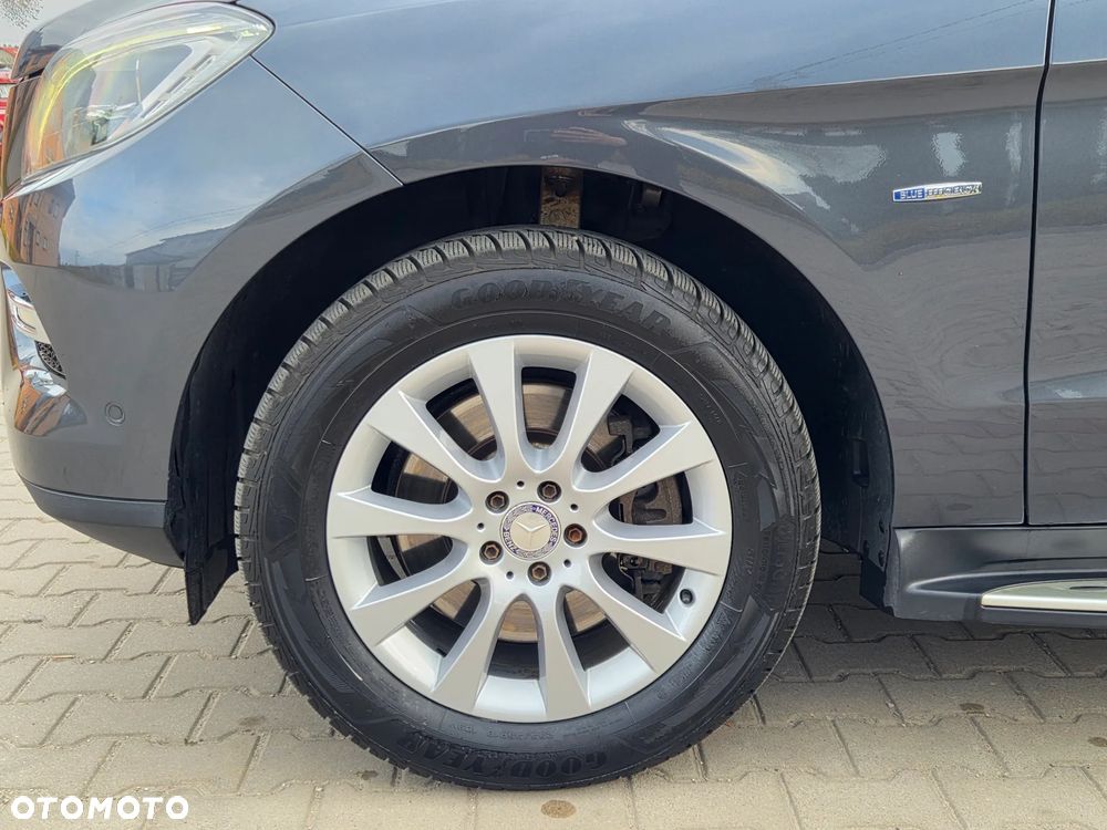 Mercedes-Benz ML 350 BlueEff 4-Matic - 24