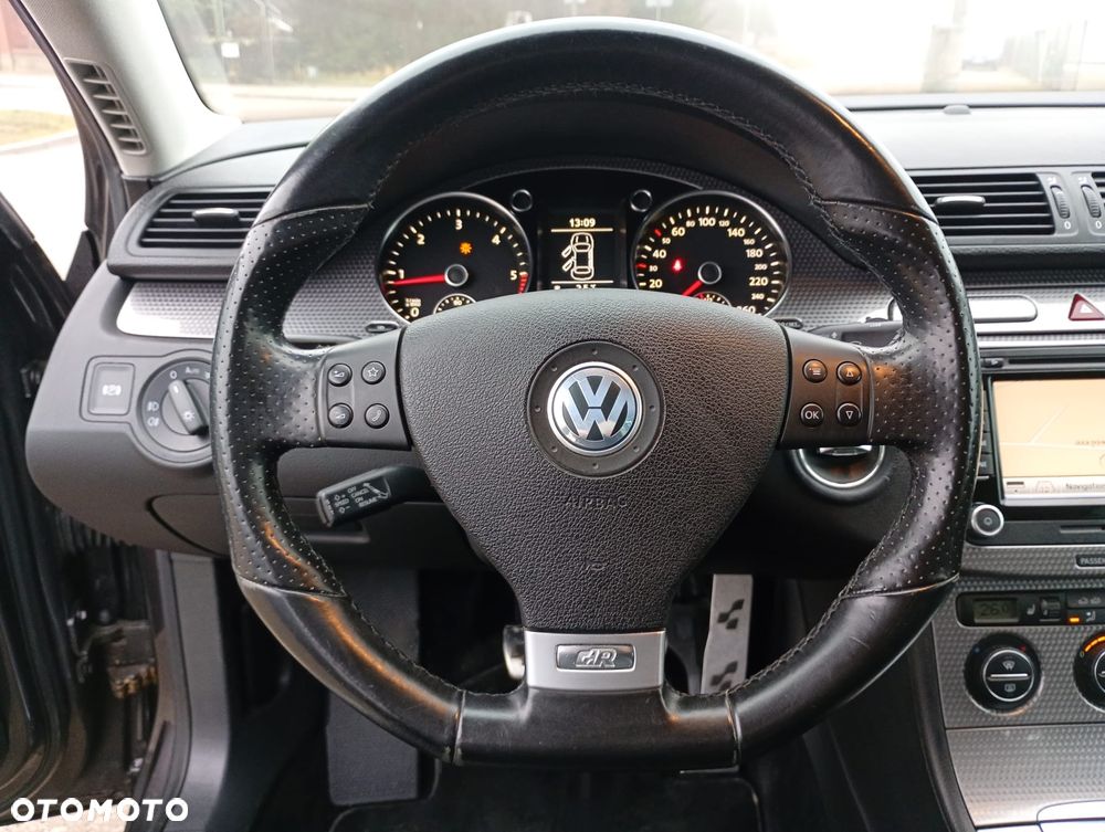 Volkswagen Passat 2.0 TDI 4Motion Highline - 24