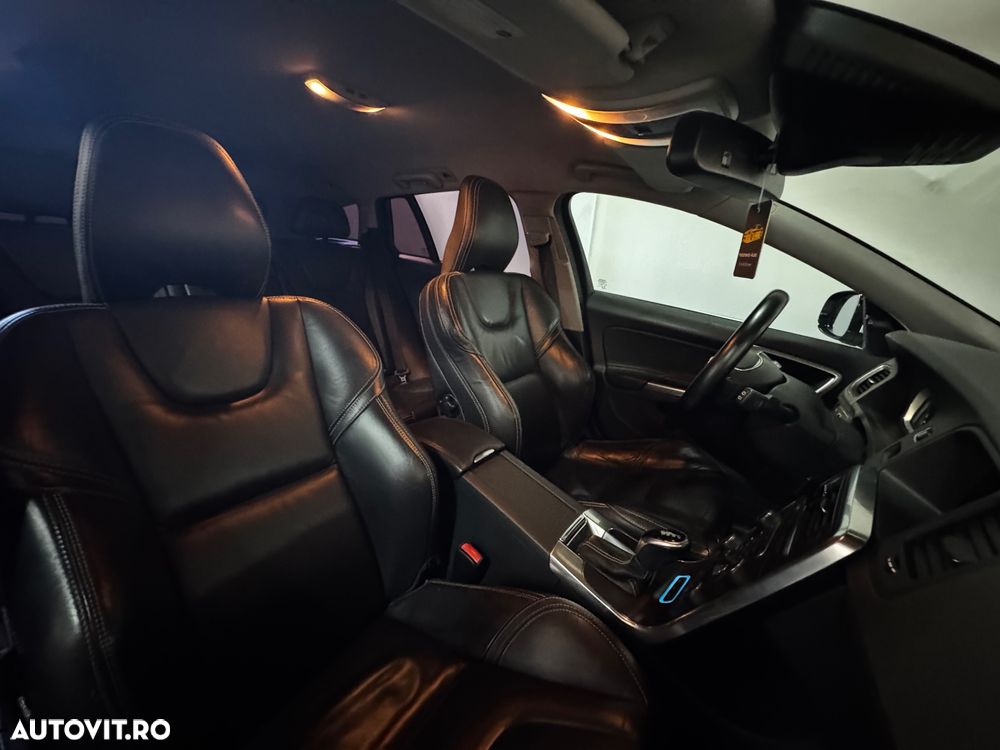 Volvo V60 D6 Plug-In-Hybrid AWD Geartronic Summum - 8