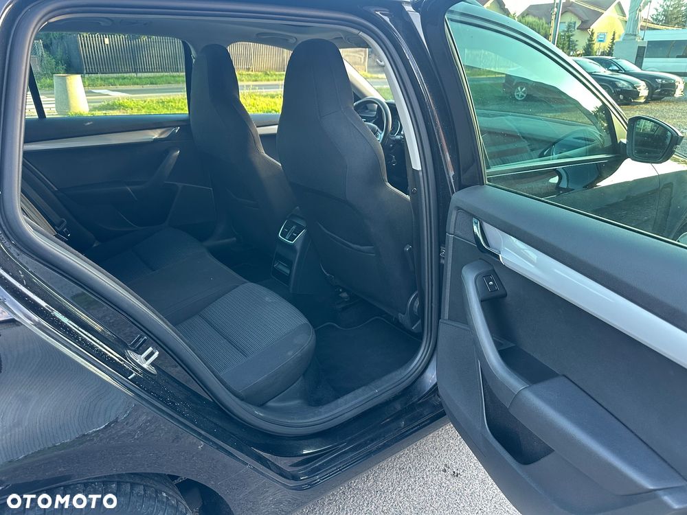 Skoda Octavia 1.6 TDI Ambition DSG - 8