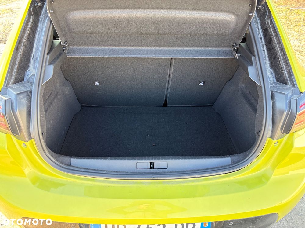 Peugeot 208 1.2 mHEV GT - 10