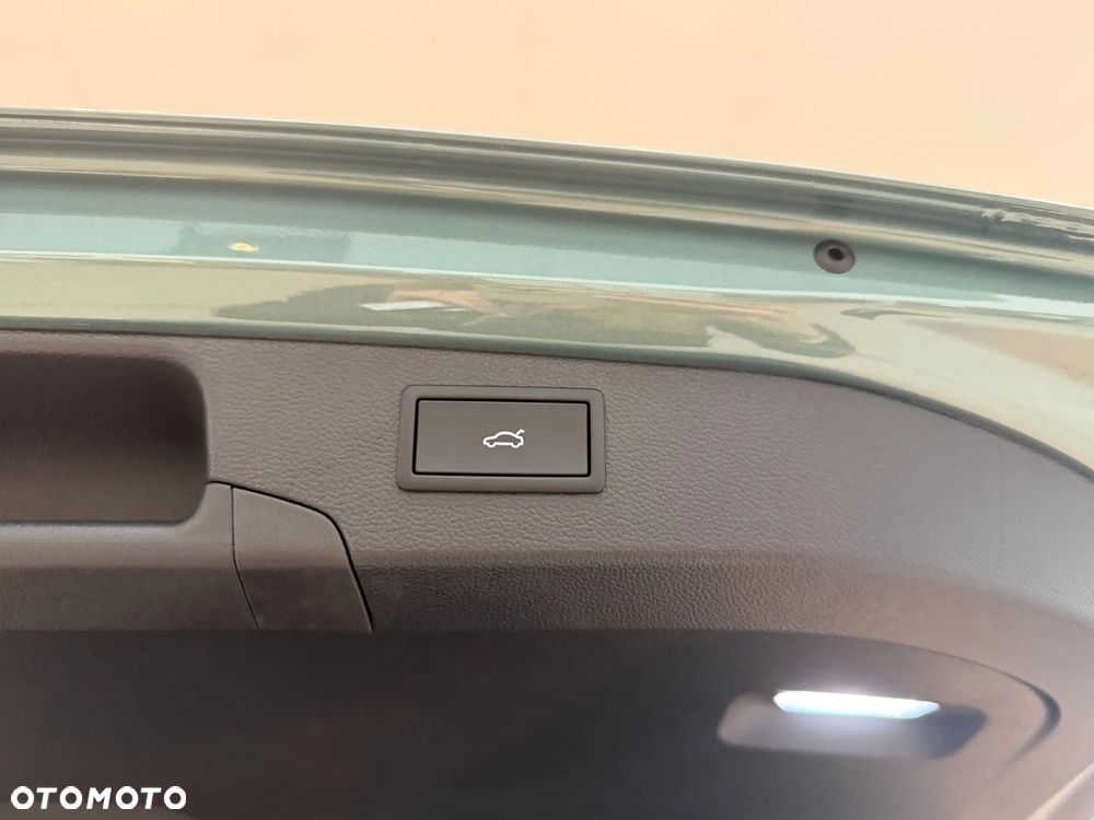 Volkswagen Passat 2.0 TDI SCR Elegance DSG - 27